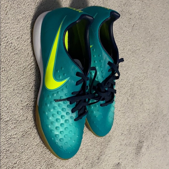 Nike MagistaX Shoes - Unisex - Picture 2 of 6